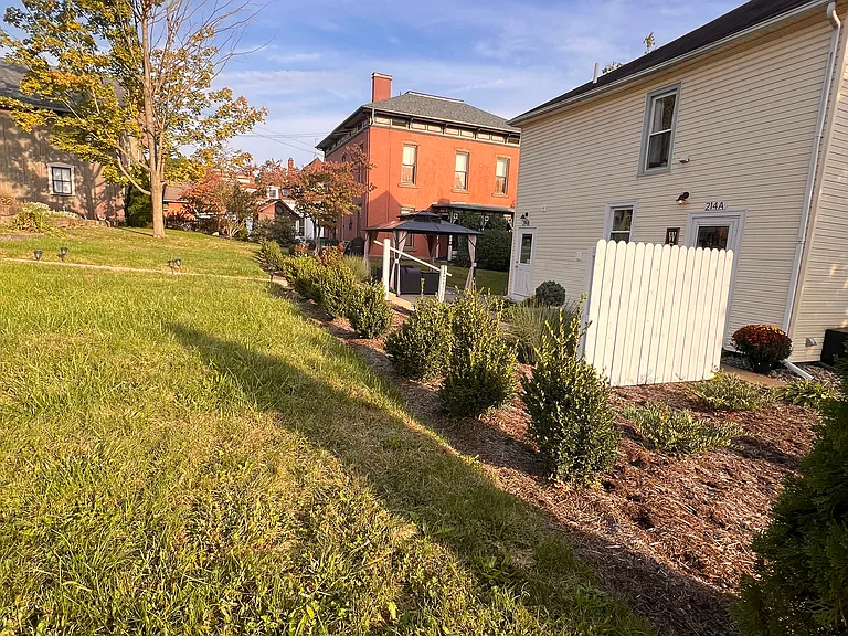214 E Jackson St #A — Photo 24
