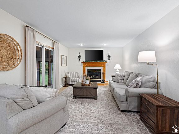 3rd image of 9099 Summerfield Rd