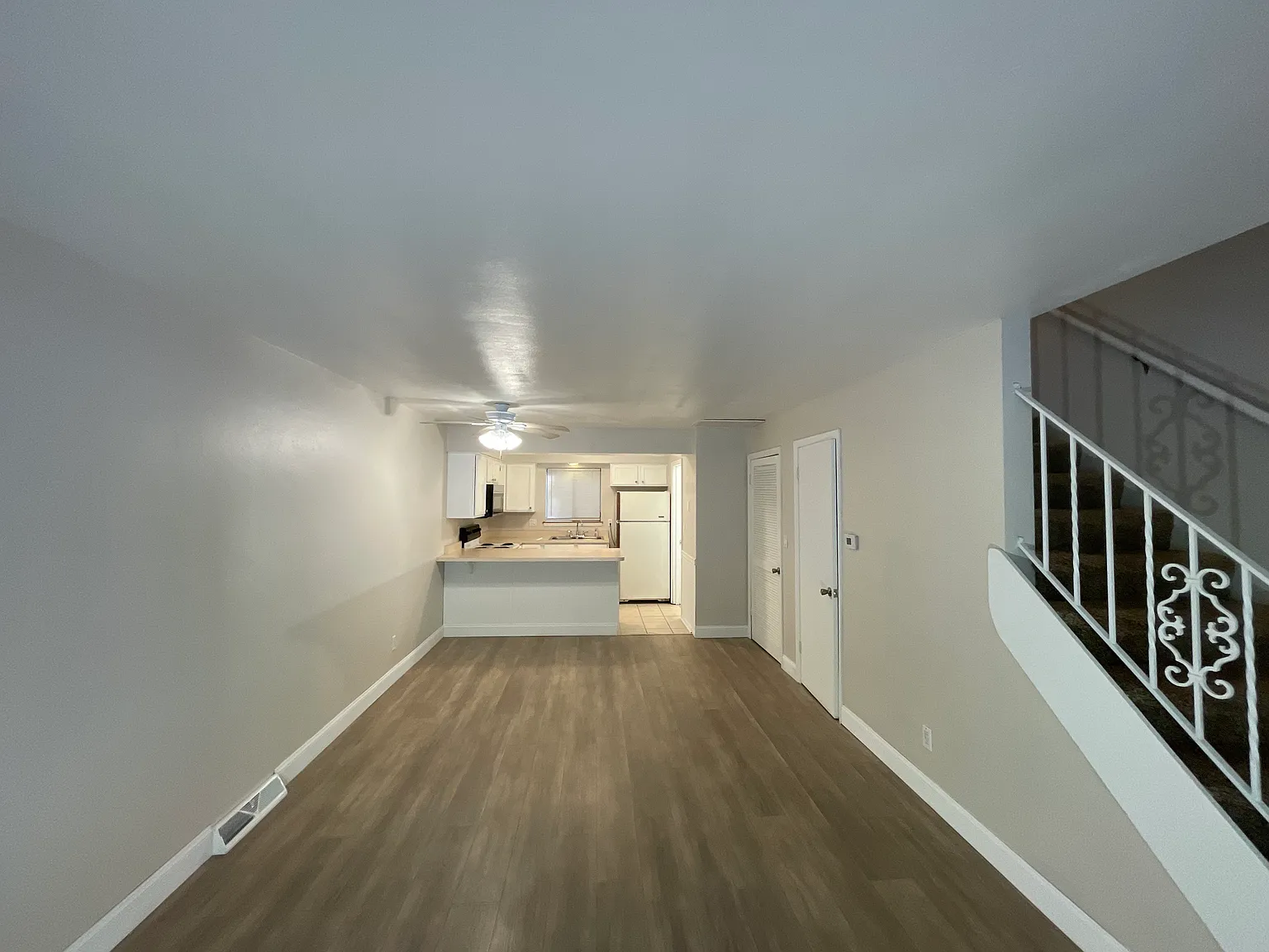 2 bed, 1.5 bath, 1000 sqft, $1,150 — Photo 2