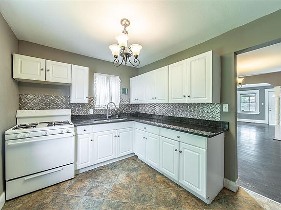 4th image of 3644 Saint Marys Ln