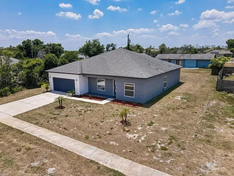 2916 Monarch Ave — Photo 2