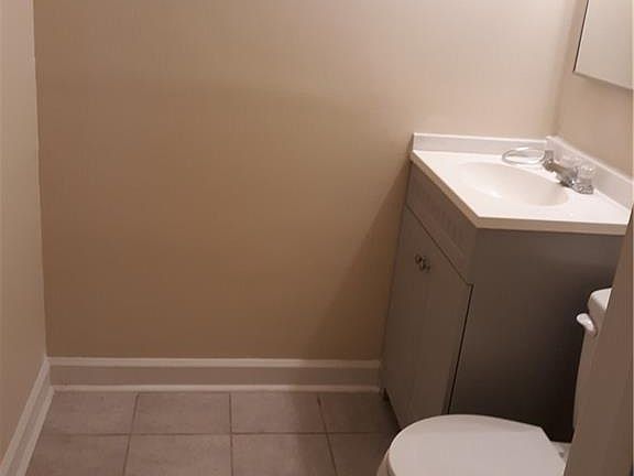 5th image of 3225 Linden Garden Dr