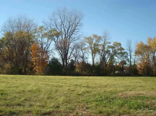 6243 Willowbrook Dr, Saginaw, MI 48638