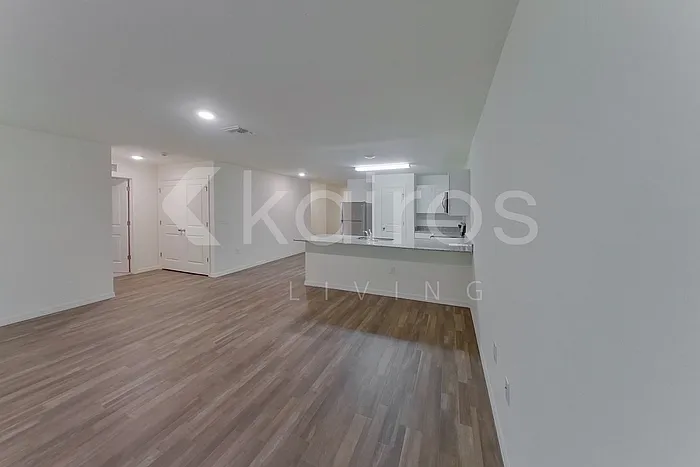 4 bed, 2.0 bath, 1449 sqft, $2,045 — Photo 4