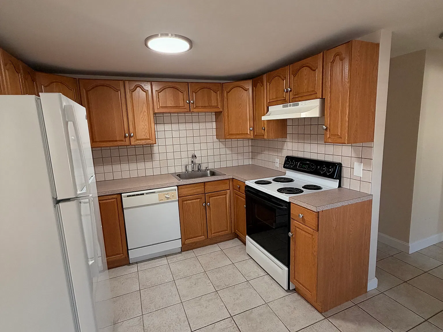 1 bed, 675 sqft, $2,100 — Photo 3