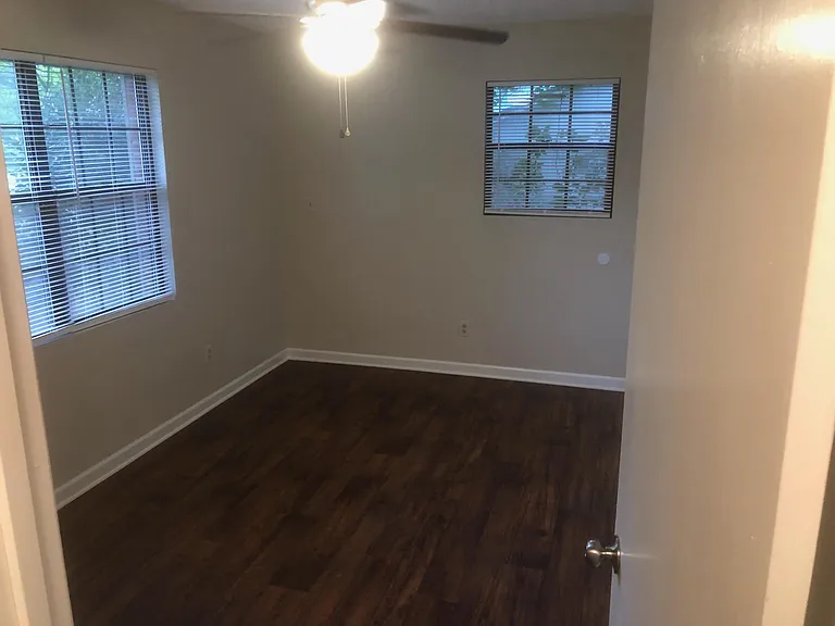 907 Cordelia Dr — Photo 5
