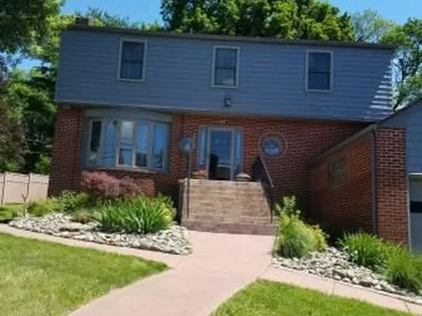 904 E State St, Ithaca, NY 14850