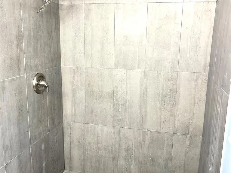 2152 Greenbriar Blvd — Photo 17