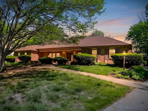 5459 Hedgerow Dr, Indianapolis, IN 46226