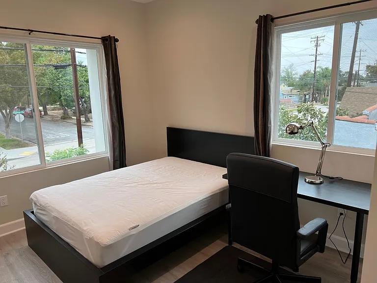 410 W Hellman Ave — Photo 14