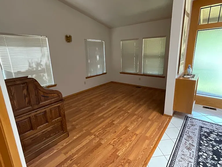 11246 Airpark Ln SE — Photo 32