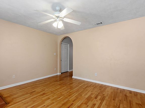 4th image of 4408 Westover Ct