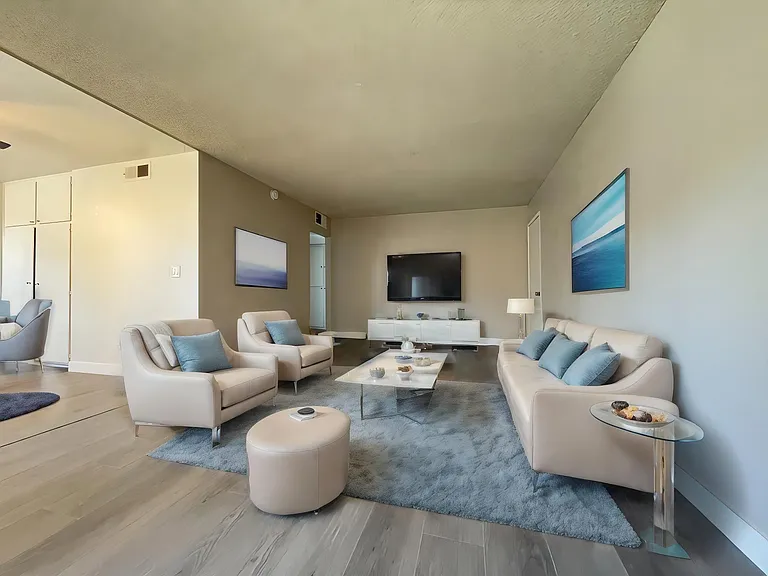 9825 Laurel Canyon Blvd — Photo 2