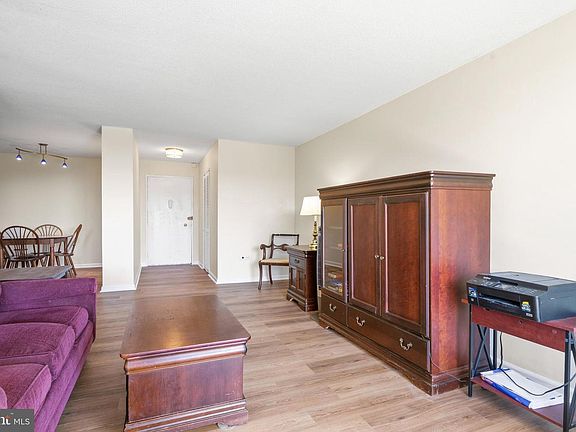 4th image of 4600 S Four Mile Run Dr APT 1028