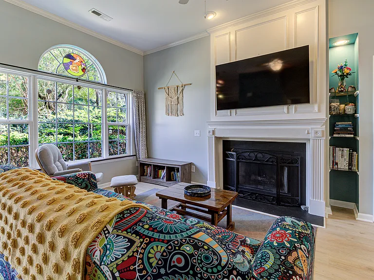 201 Adele Ct — Photo 15