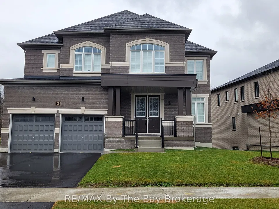 32 Rosanne Cir