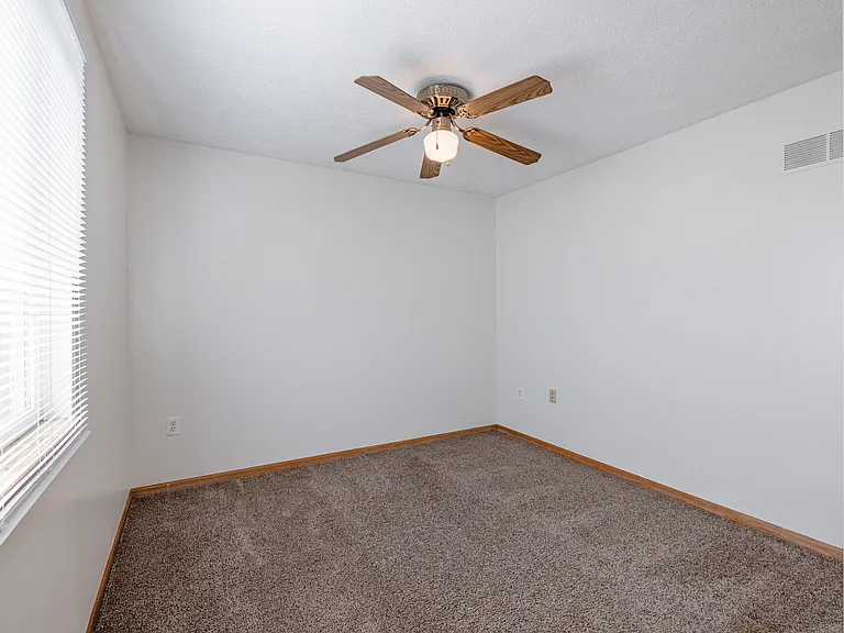 410 W Todd Cir — Photo 31
