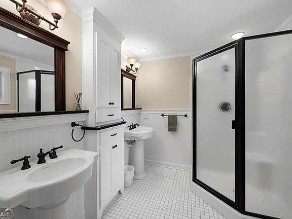 75th image of 230 Woodside Ln