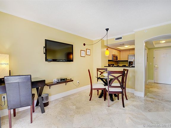 4th image of 2951 S Bayshore Dr #703