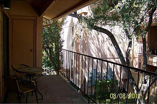 1st image of 1202-716 Thorpe Ln