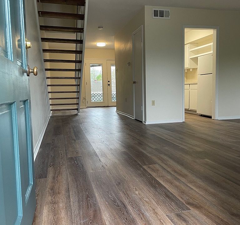 Living Room/New Floors