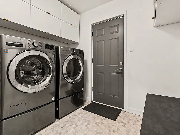 645 Beverly Dr — Photo 11