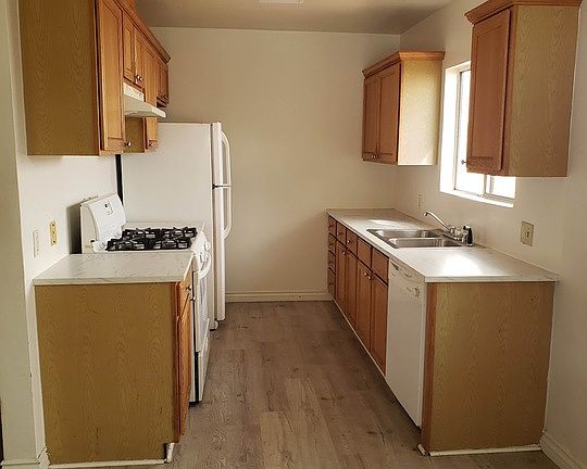 5th image of 1840 Federal Ave APT 1