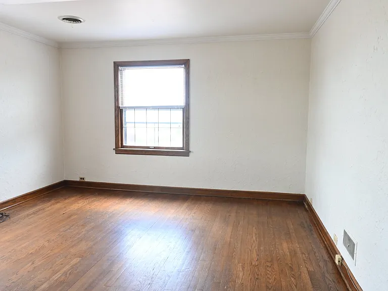 1317 College Ct #W — Photo 3