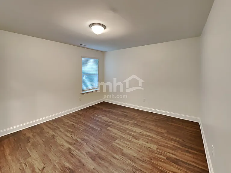 1009 Noah Ct — Photo 14