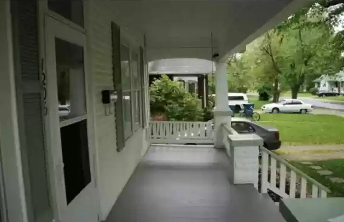 1206 Emerson Ave photo 1