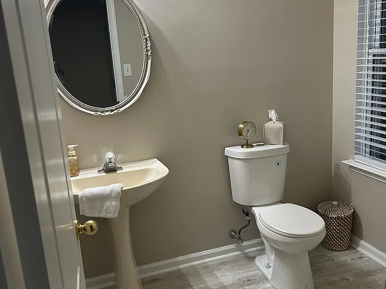 104 Kennedy Ln — Photo 3