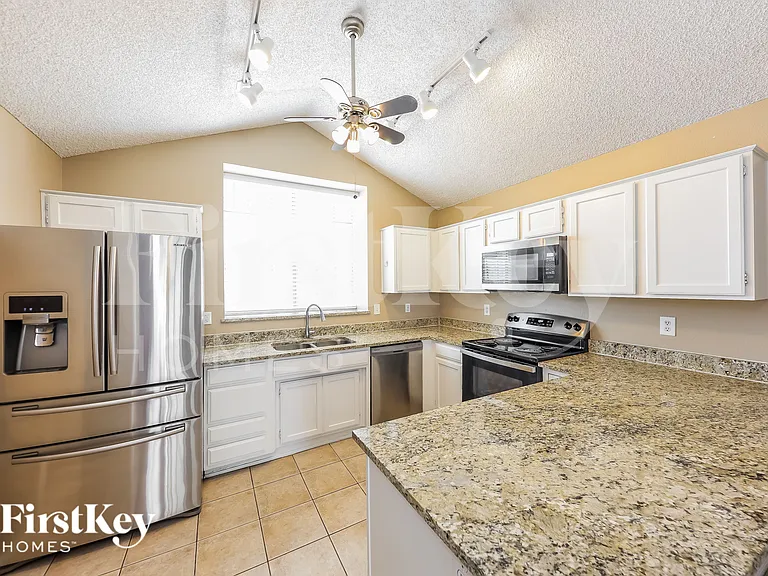 7418 W Cameron Dr — Photo 7