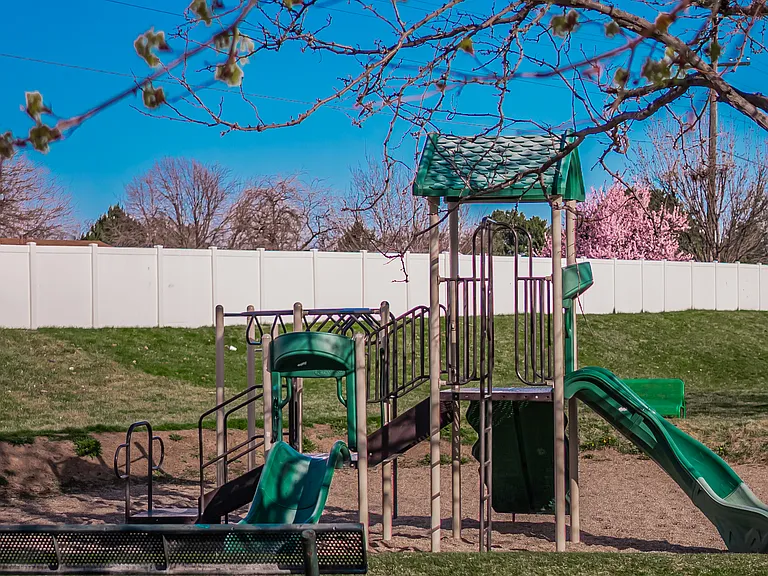 3005 Village Green St — Photo 26