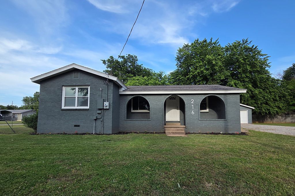 216 N Pine St - Property Image