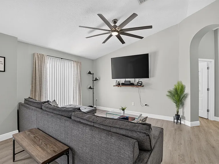 6746 Breezy Palm Dr — Photo 7