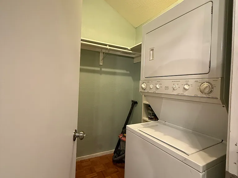 423 W Craig Pl #4 — Photo 14