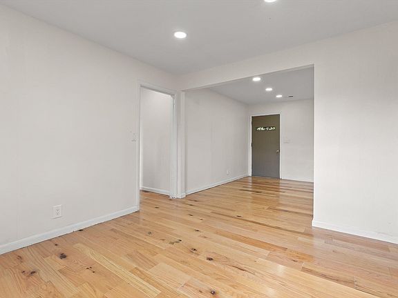 5th image of 3000 Mary Walker Pl
