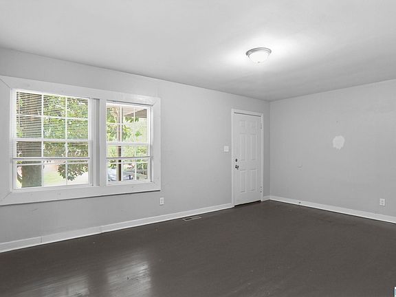 4th image of 1133 Linwood St