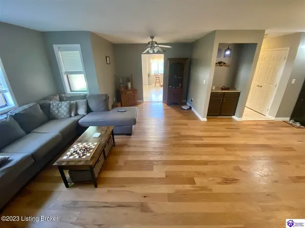 401 Piping Rock Rd, Brandenburg, KY 40108