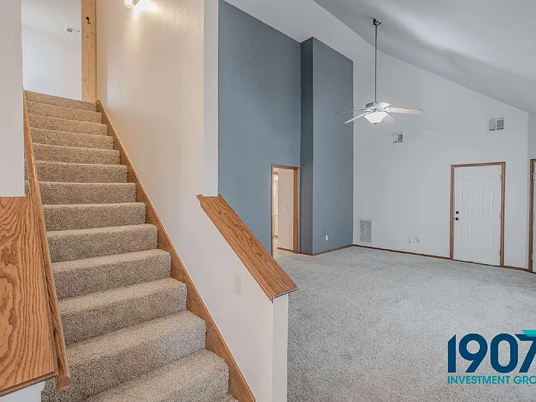 2508 Tyler Ln — Photo 6