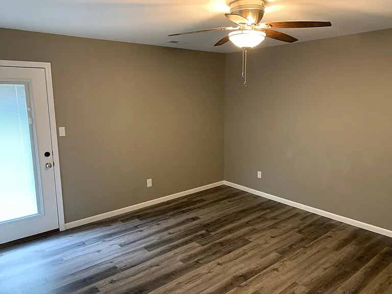 727 Valley View Ct — Photo 11
