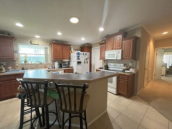 5th image of 183 Lakeview Dr #703