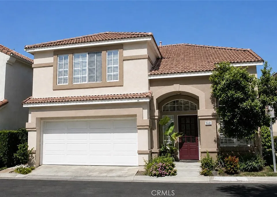 8184 Constantine Dr