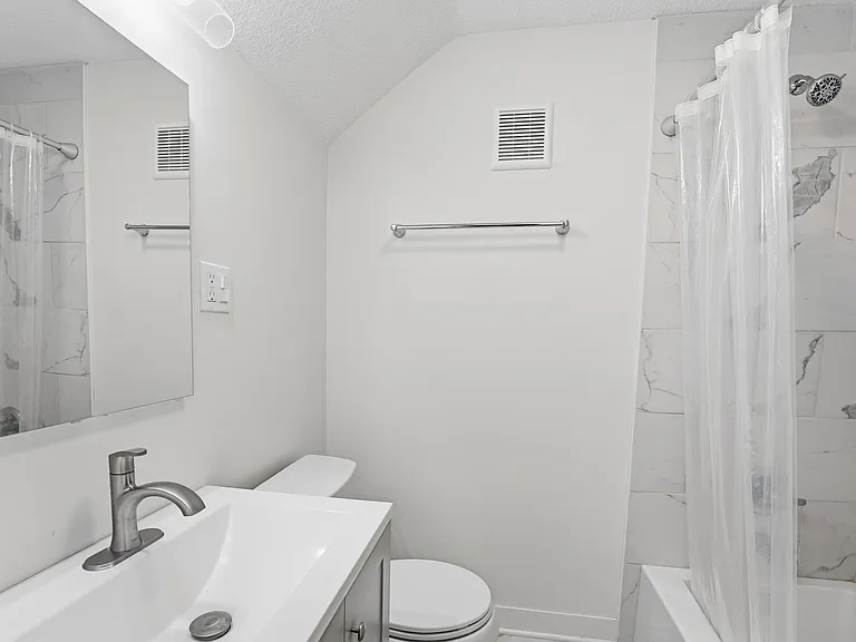 2923 W 50th St — Photo 22