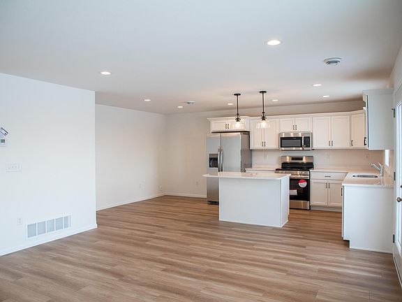 3rd image of 850 1st Ave