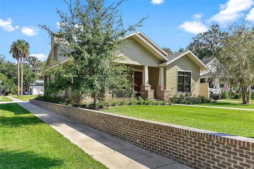 3 bed, 3.5 bath, 1761 sqft, $3,950 — Photo 4