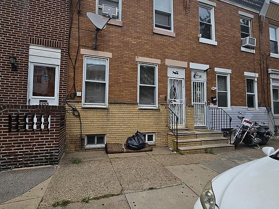 2nd image of 2257 E Ann St