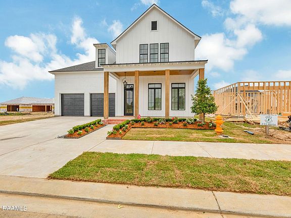 3rd image of 116 Oak Village Dr