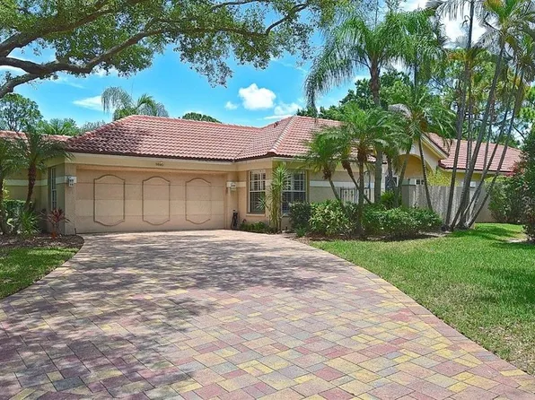 3890 Lyndhurst Ct, Sarasota, FL 34235