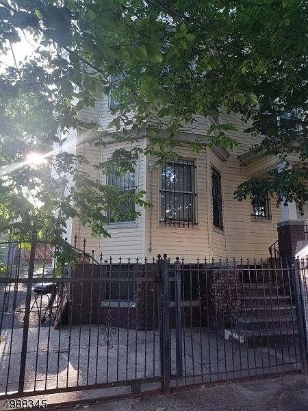2nd image of 141-143 Chadwick Ave #3